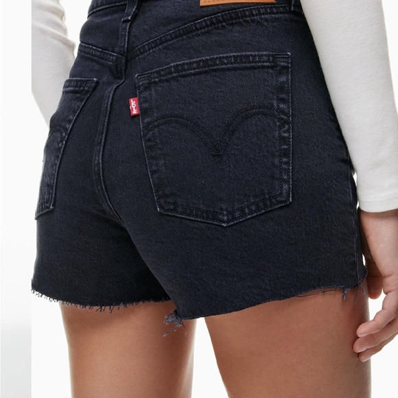 Levi's Ribcage Shorts - Picture 1 of 4